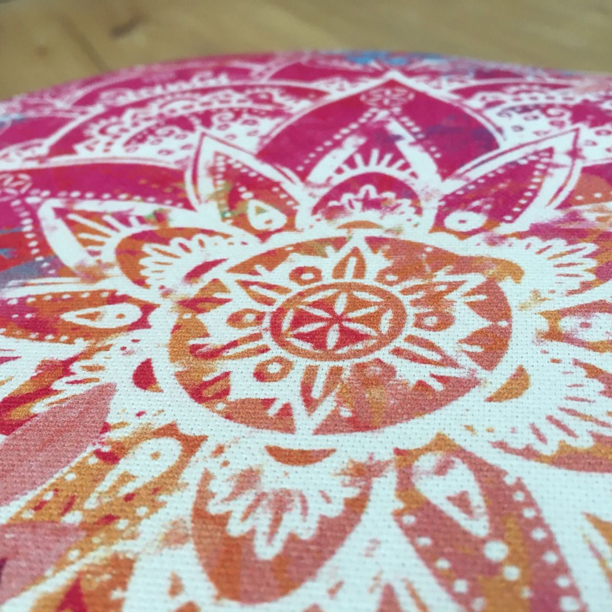 38x17 cm - rundes Meditationskissen gefüllt mit Bio Dinkel - pink/bunt