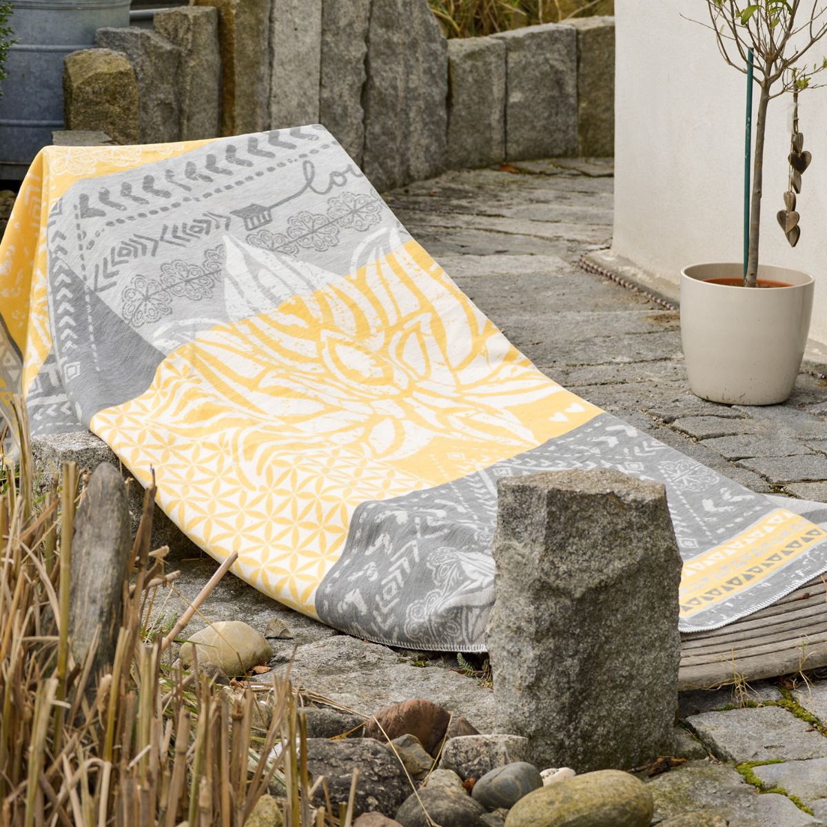 Einheitsgröße - flauschige Plaid Decke Lotus - gelb/grau