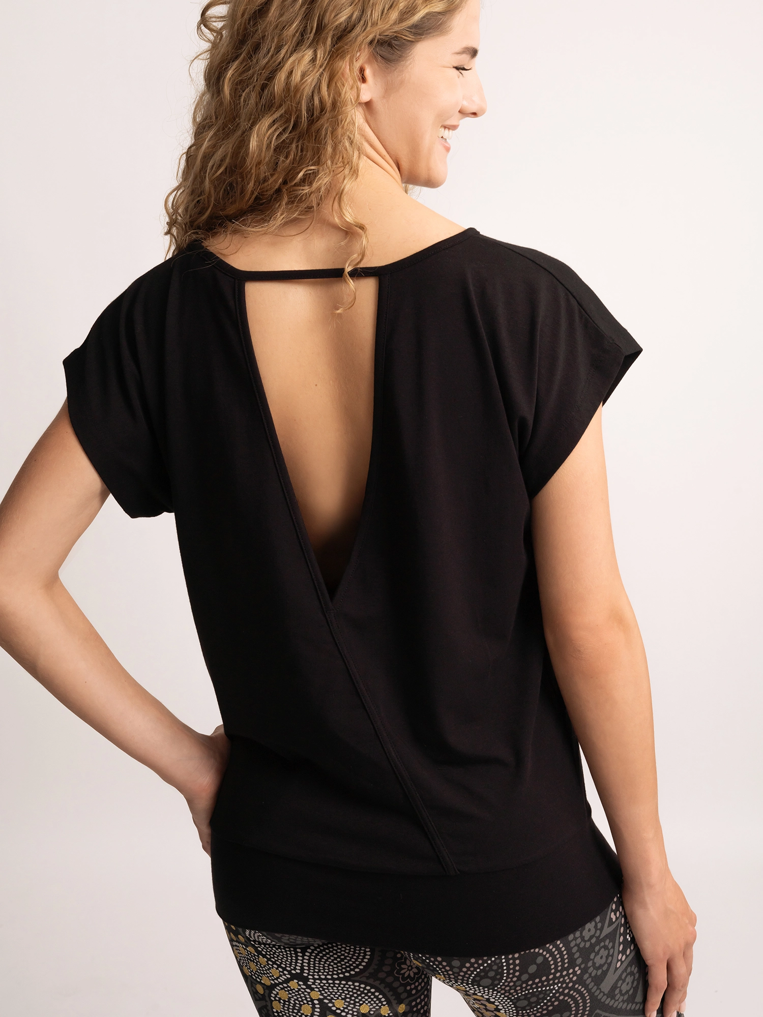 L - Shirt Jangama - schwarz