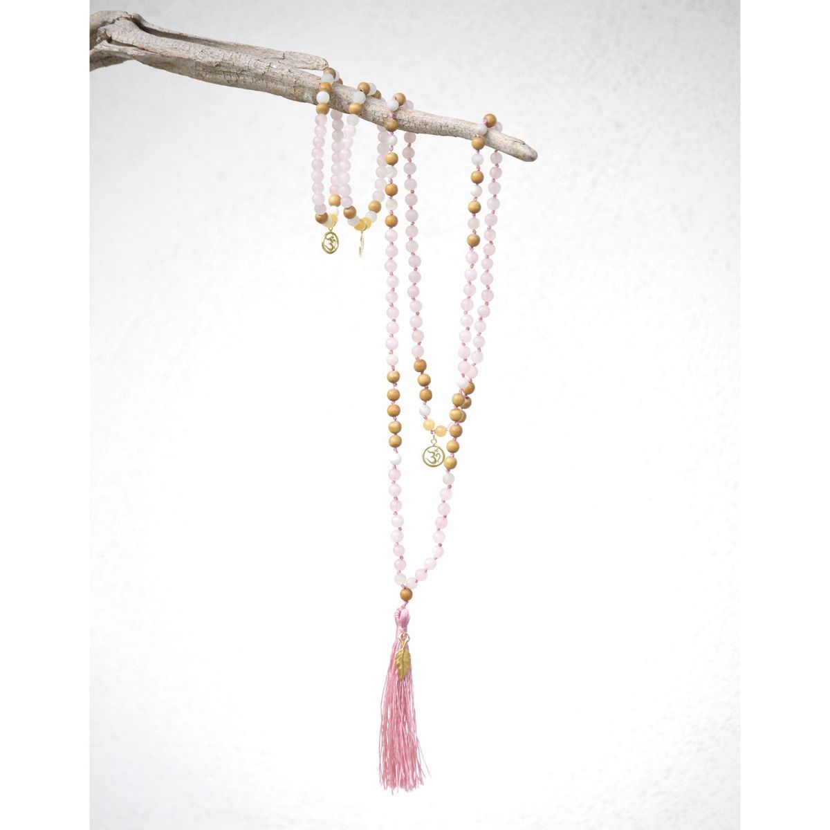 Mala Hridaya Rosenquarz mit Schneequarz, Sandelholz