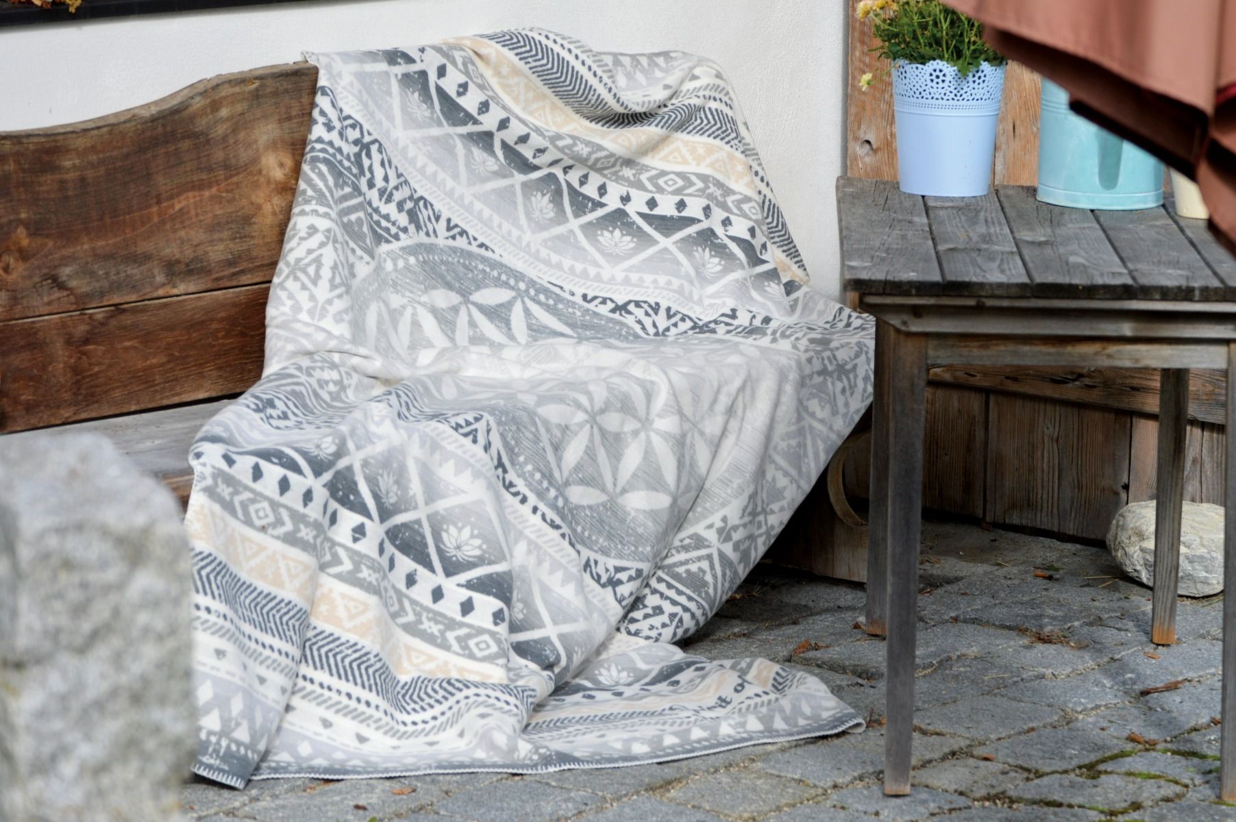 Einheitsgröße - flauschige Plaid Decke Blume des Lebens - silber/grau