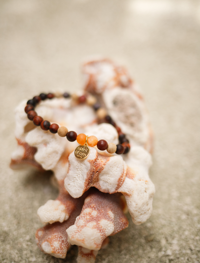 Armband Nandana Tigerauge mit Mookait, Sandelholz