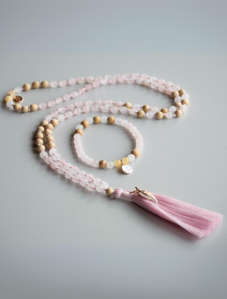 Armband Nandana Rosenquarz mit Schneequarz, Sandelholz